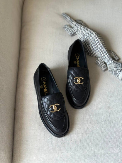Chanel
AA Quality
Size 36 to 41
450 dhs🇦🇪🇦🇪

Zain288
♥️♥️♥️
