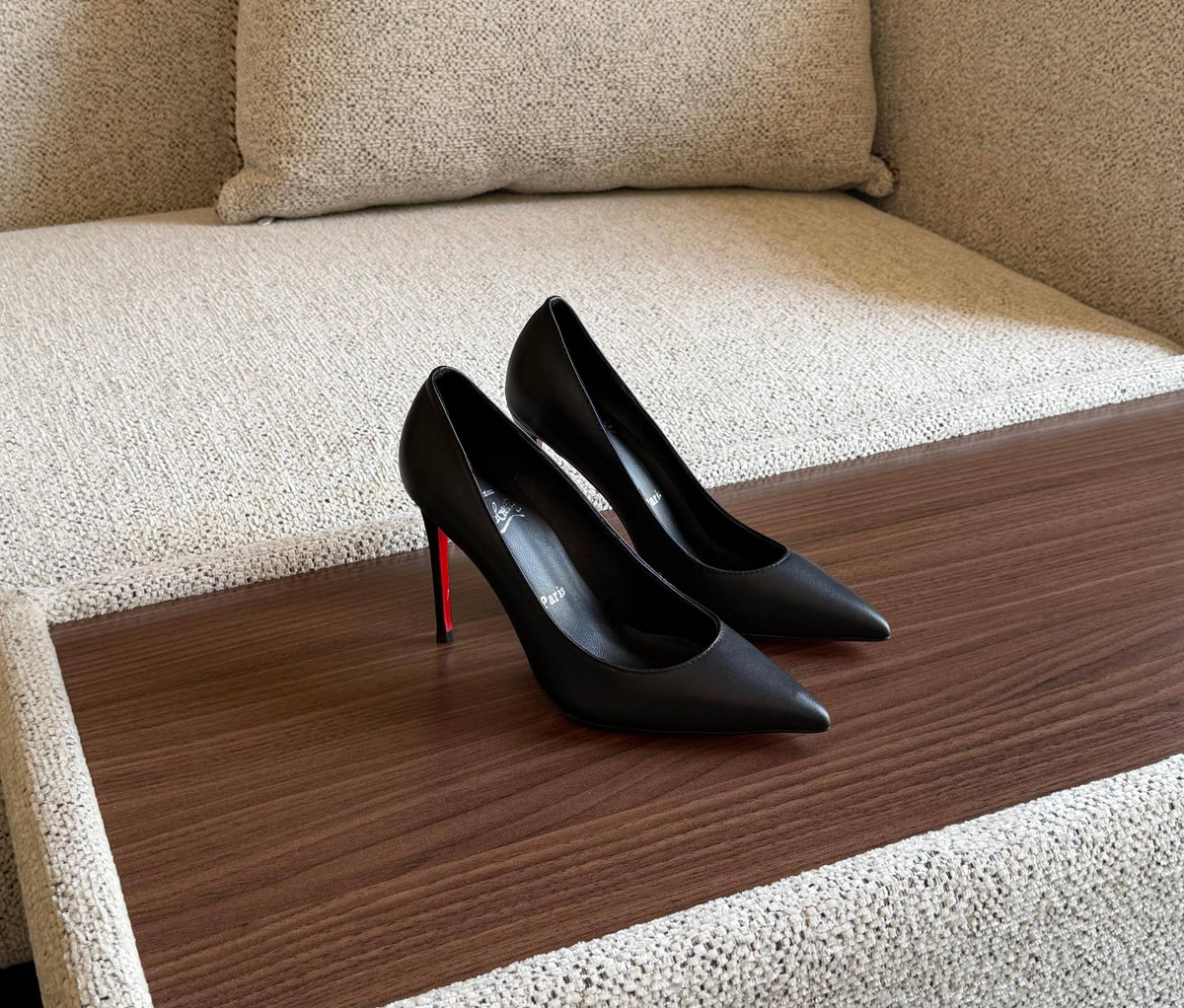 LOUBOUTIN

SuperMaster Quality 💯
530 dhs🇦🇪🇦🇪
Size: 36 -41💥

Zain171
♥️♥️♥️