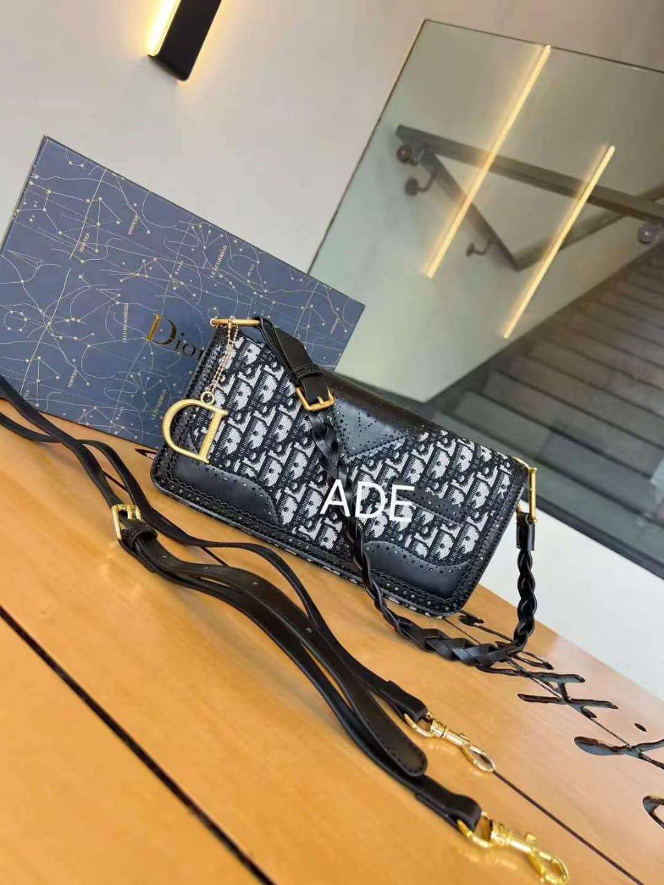 Dior

110 dhs✅

with box
🎁🎁🎁

Zain203
♥️♥️♥️