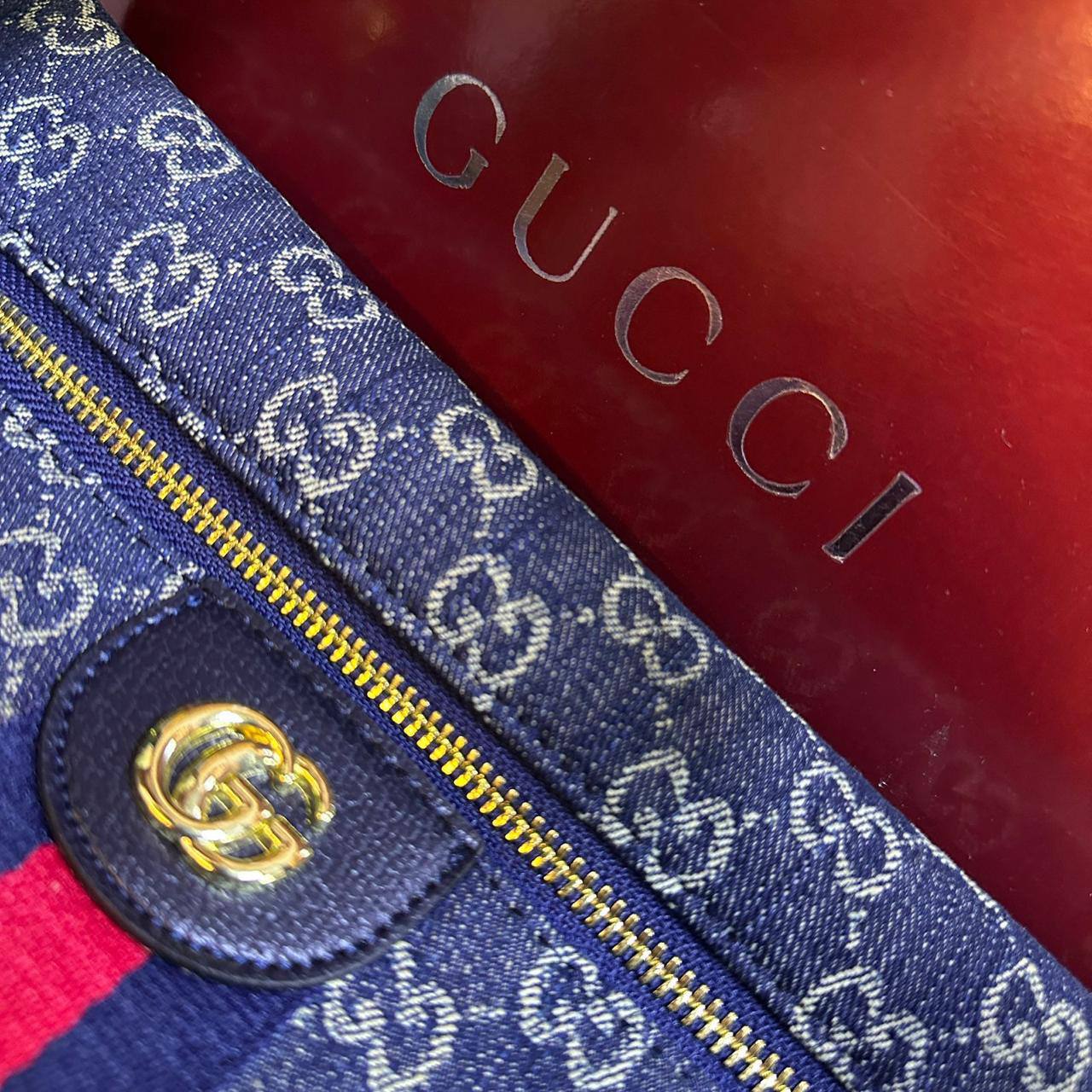 GUCCI 
COPY ONE 
SPECIAL OFFER WITH BOX 
140 dhs💓
SIZE : 30cm

Zain17
♥️♥️♥️
