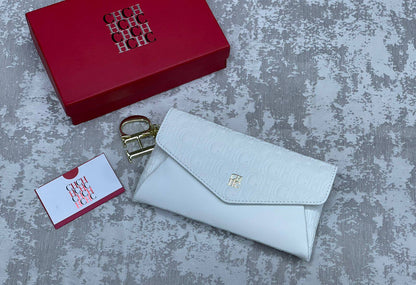 CH

85 dhs🌺
With box 📦 

Zain175
♥️♥️♥️
