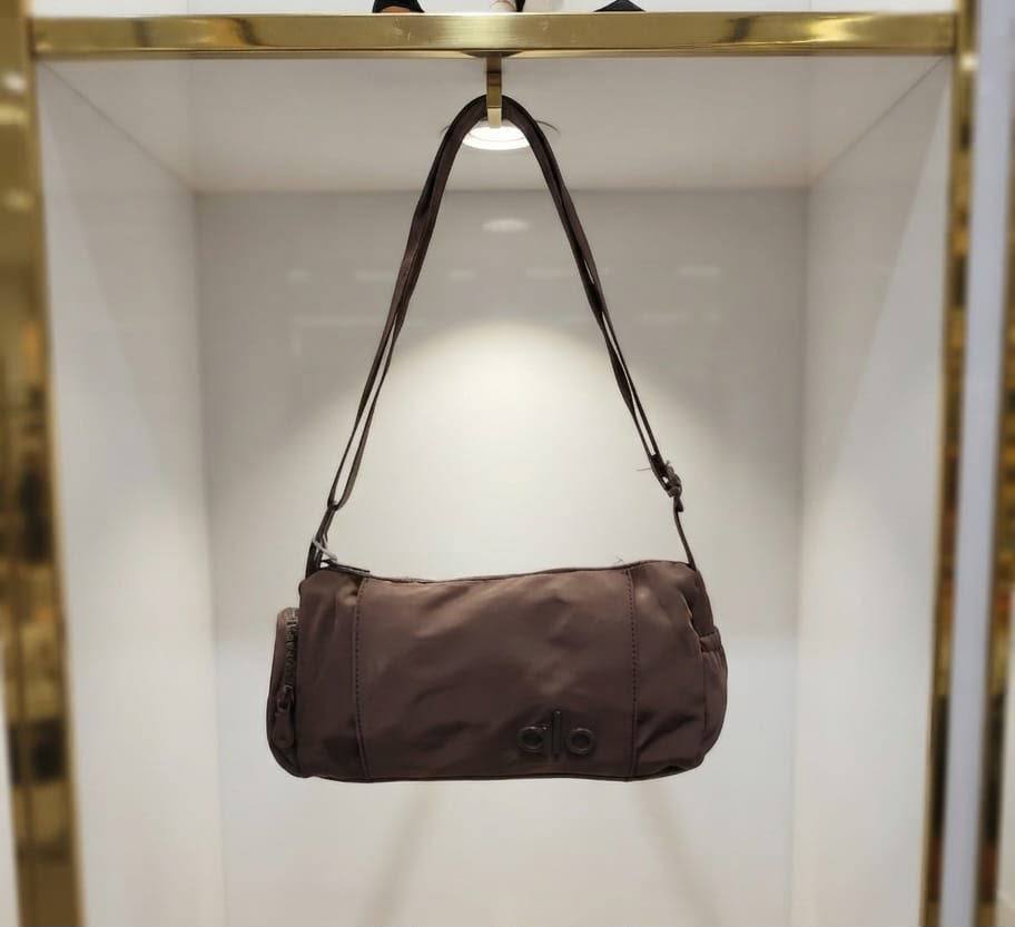 NEW CAME
ALO Siling Bag
GOOD QUALITY 
55 dhs🇦🇪🇦🇪

Zain40
♥️♥️♥️