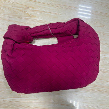 Bottega
24*16 cm
65 dhs🇦🇪🇦🇪

Zain17
♥️♥️♥️