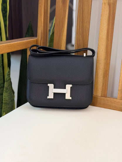 HERMES 
Super Master Quality ⚡️
With Mirror🪞
Original Packing 🎁
Size 18CM📏
For Price 👇 WhatsApp✅
0568585901 
0507557372
0552275751 Owner Zain 👌

Zain321
♥️♥️♥️