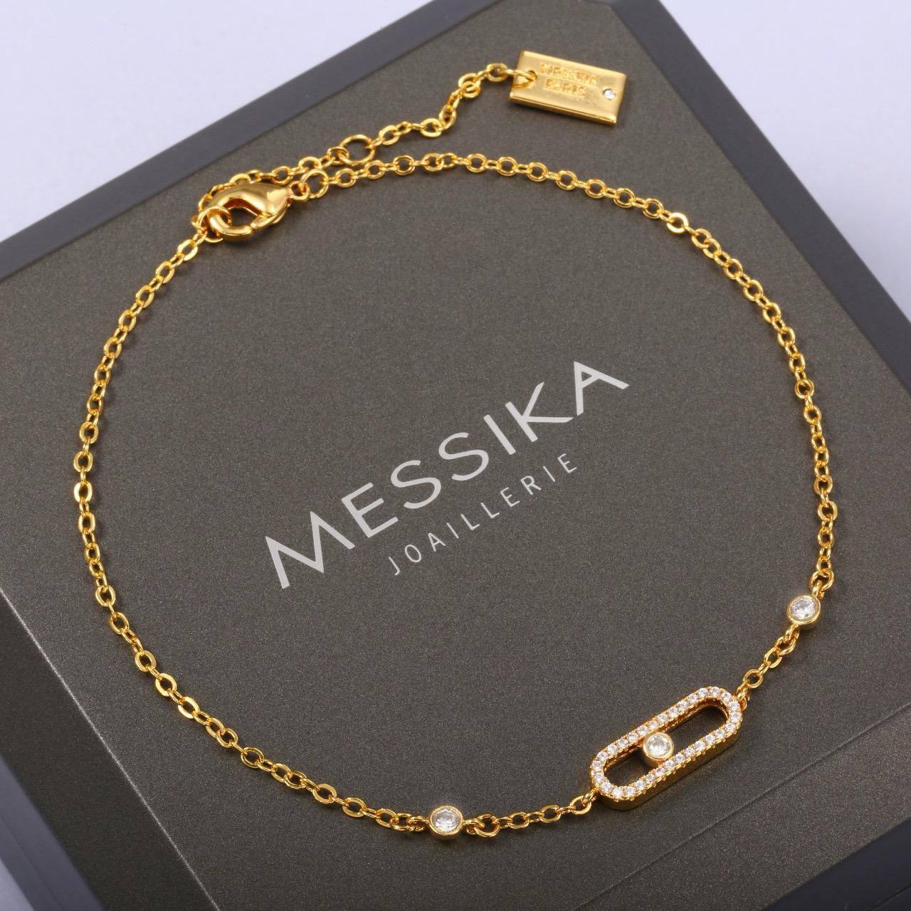 Messika SET 🔥*
Necklace ❣️
Earring 🍁
Bracelet 🦋
Ring 💍 size available 👇
6,7,8,9
Master quality 💯
With normal boxes 📦 
140 dhs🪙🌨️
With master box 🗃️ 
180 dhs🪙🌨️

Zain216
♥️♥️♥️