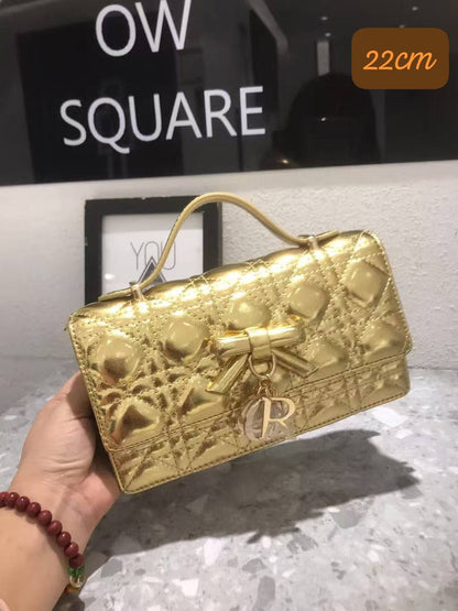 Dior 
120 dhs✅ 

with box
🎁🎁🎁

Zain07
♥️♥️♥️