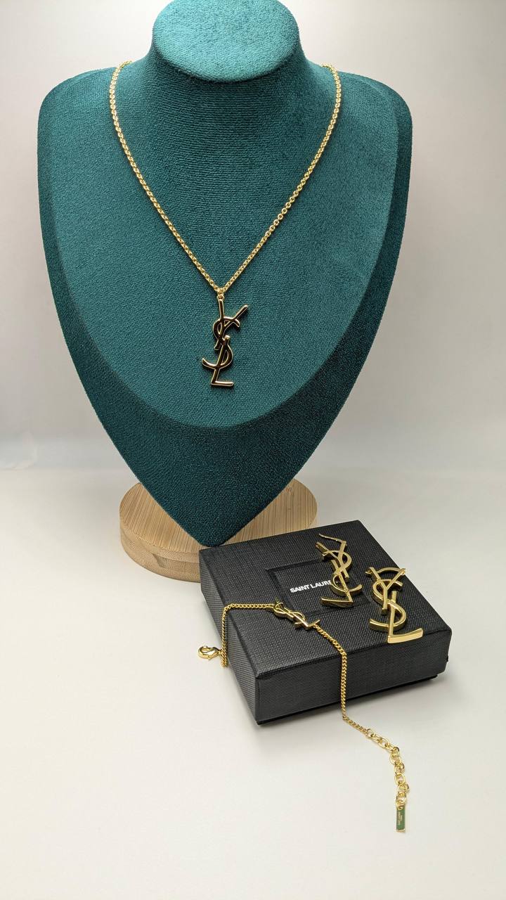 YSL
Master Quality
*Necklace, Earrings & Bracelet*
180 dhs✅ with Normal Box 🎁

Zain210
♥️♥️♥️