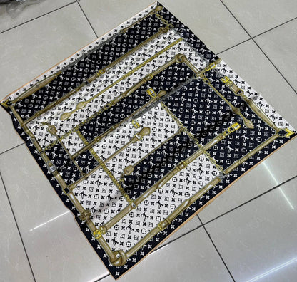 Silk square scarf 
40 dhs🪙💚

Zain93
♥️♥️♥️