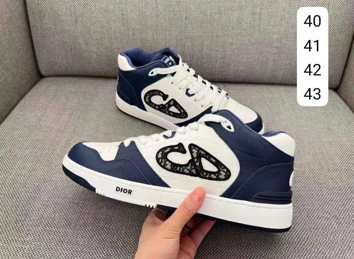 DIORE SHOES For MENS

GOOD QUALITY 

90 dhs✅

Size 40-44

Zain40
♥️♥️♥️