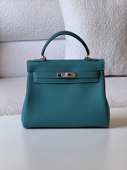 Hermes
kelly 28cm💥Master quality ✅with box📦
470 dhs✅

Zain52
♥️♥️♥️