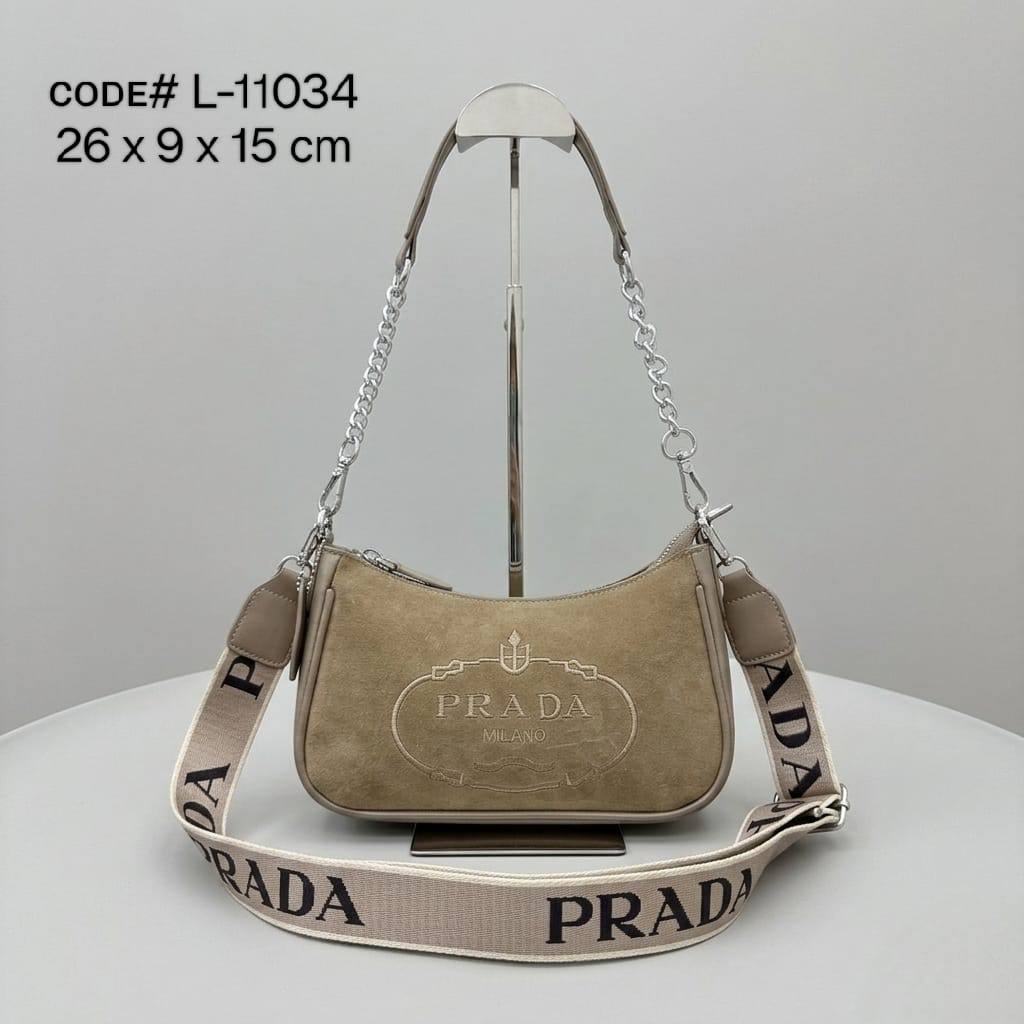 PRADA sʜᴏᴜʟᴅᴇʀ ʙᴀɢ
sᴜᴀᴅᴇ ʟᴇᴀᴛʜᴇʀ ᴍᴀᴛᴇʀɪᴀʟ
ᴇᴍʙʀᴏɪᴅᴇᴅ ʟᴏɢᴏ
ᴡɪᴛʜ ʟᴏɴɢ sᴛʀᴀᴘ
sɪᴢᴇ : 26 cm
ᴡɪᴛʜ ᴏᴜᴛ BOX

65 dhs✅

Zain31
♥️♥️♥️