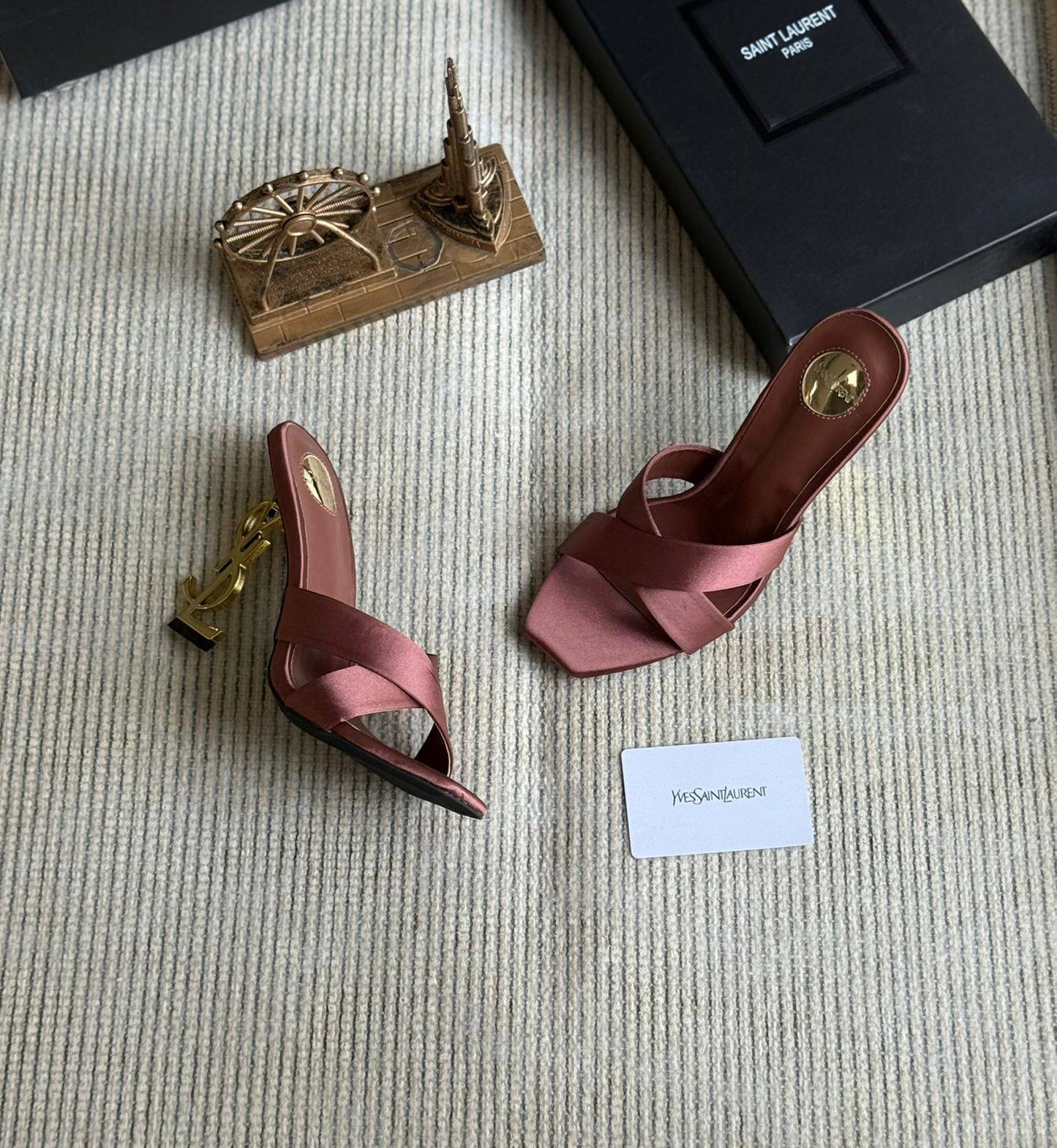 New. Ysl heel 

  Size  .  36.  to 41

115 dhs❣️

Zain80
♥️♥️♥️