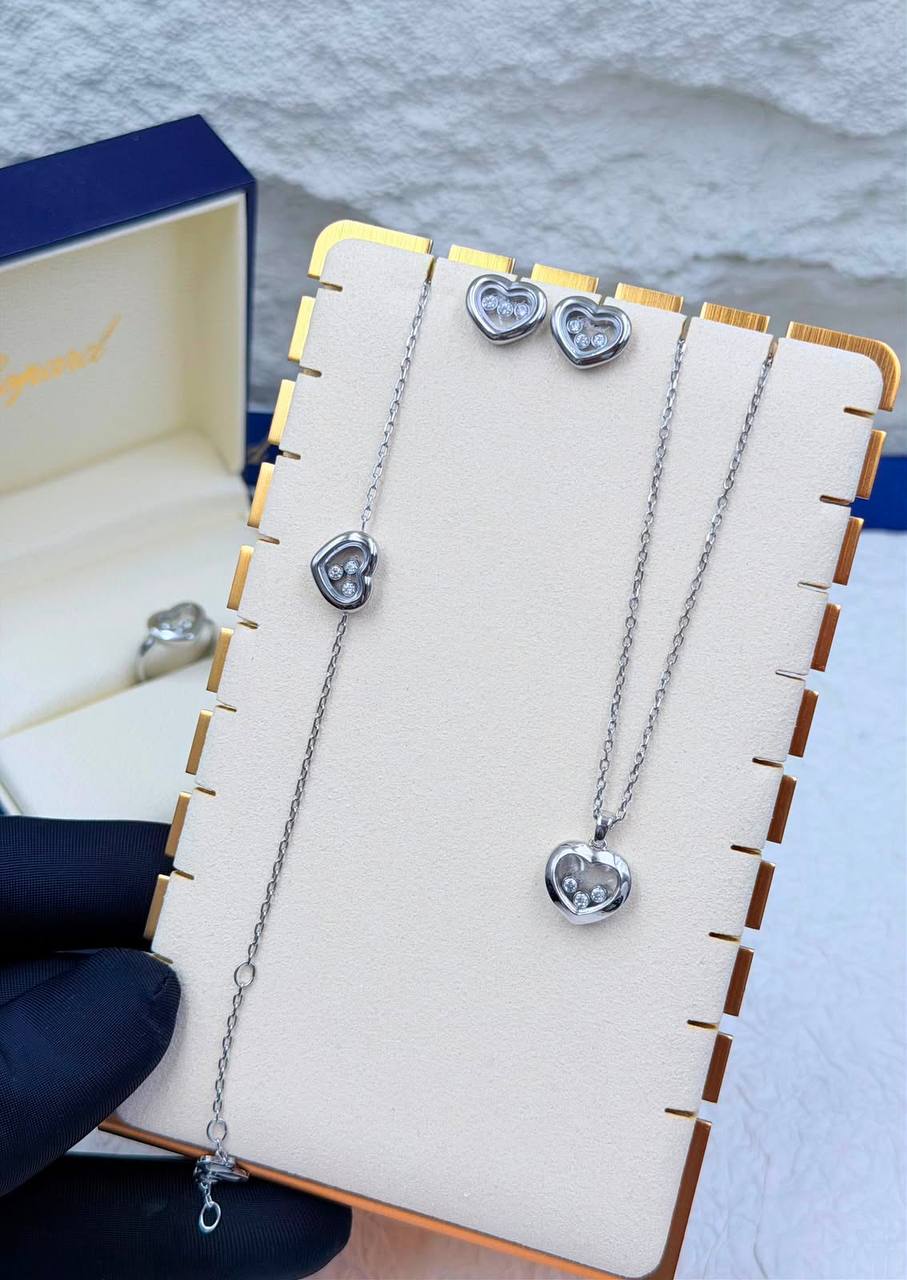 Chopard 💙
 Happy Diamond Heart ❤️ Full Set
Necklace, earings, Bracelet & Ring
↗️ *# Super Master Quality ®️*

*260 dhs✅* with *Normal* Box & Bag

Zain106
♥️♥️♥️