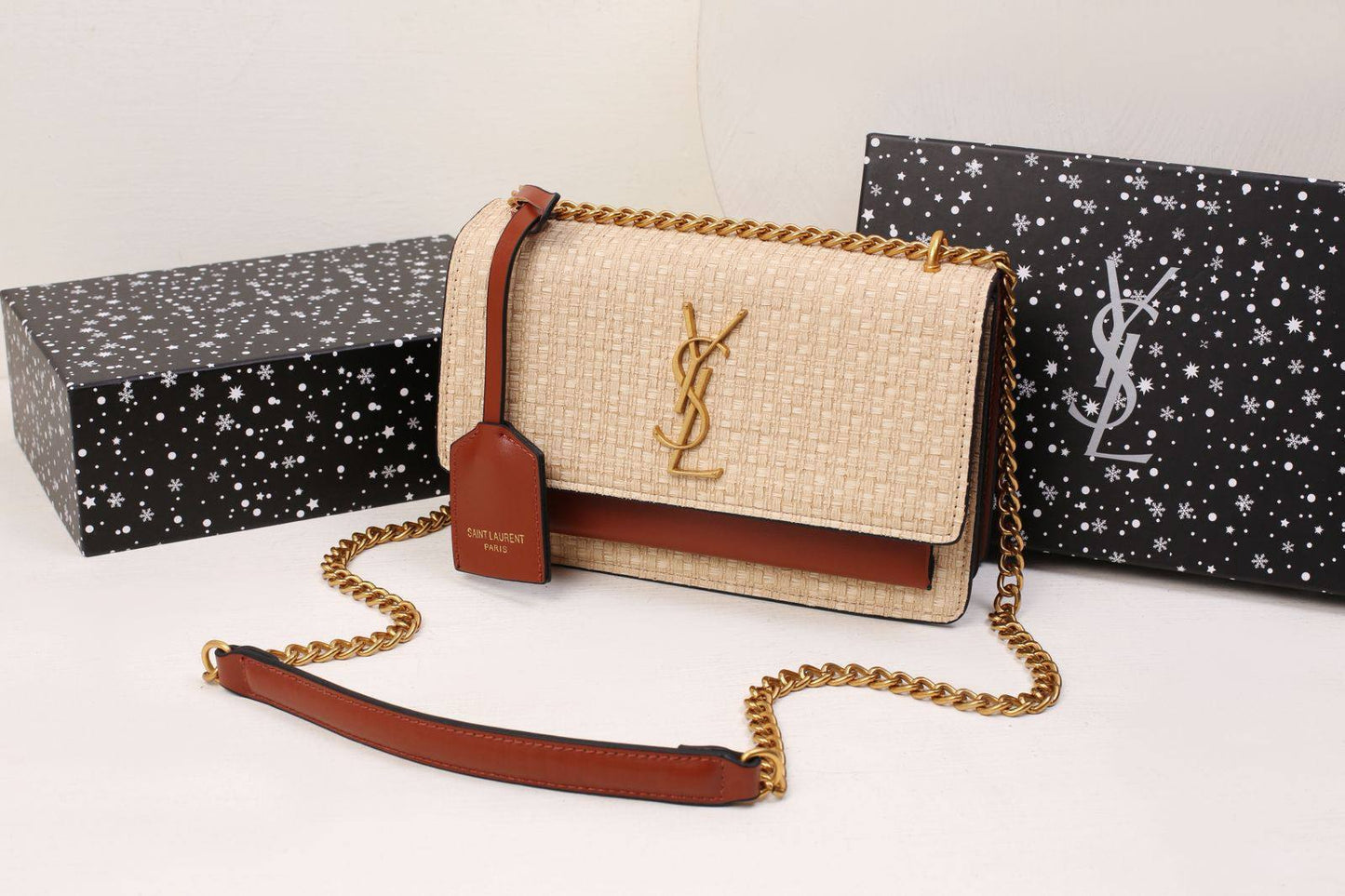 YSL 
RESTOCK GOOD QUALITY 

WITH BOX 
🎁🎁🎁

110 dhs❣️

Zain39
♥️♥️♥️