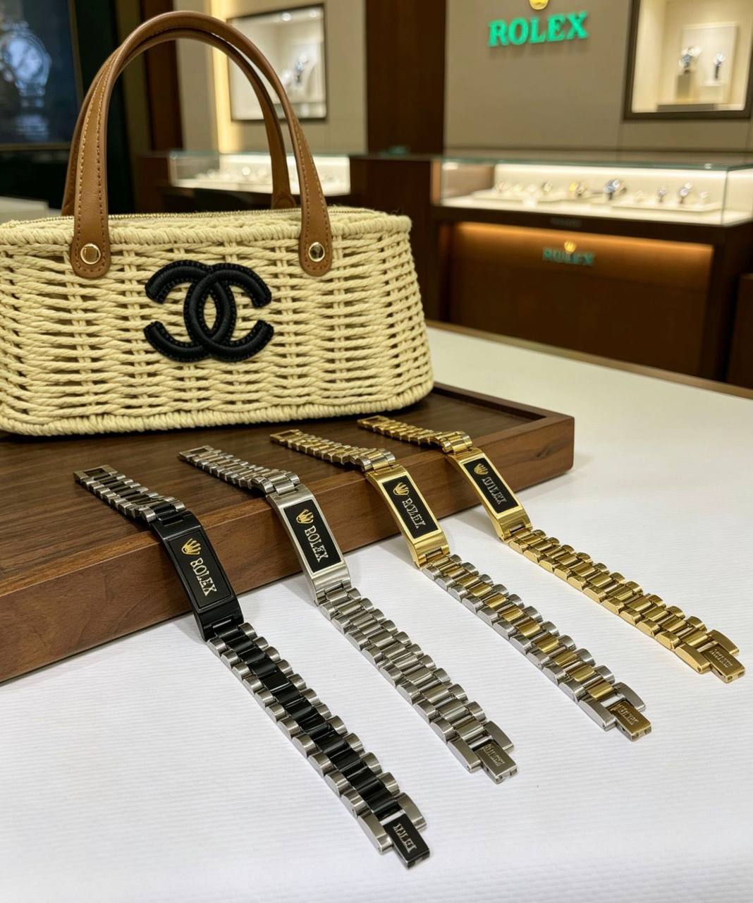 Men’s bracelet ❤️‍🔥*
Stainless steel 💯
Non tarnish 💥
One year warranty 💯
With black boxes 🗃️ 
40 dhs✅

Zain216
♥️♥️♥️