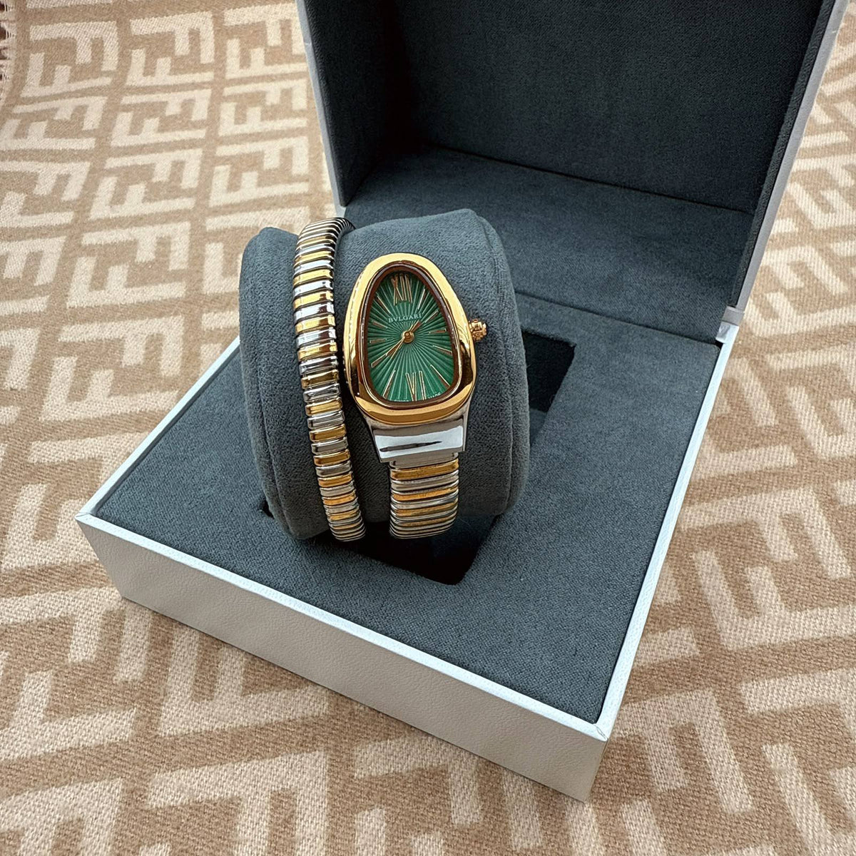 Bvlgari 

85 dhs 

Zain45
♥️♥️♥️