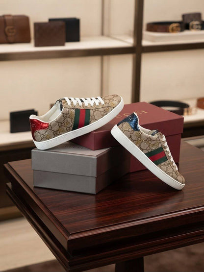 NEW CAME 

GUCCI SHOES 

GOOD QUALITY 
36 TO 42

135 dhs🇦🇪🇦🇪

WITHBOX PAPER BAG

Zain40
♥️♥️♥️