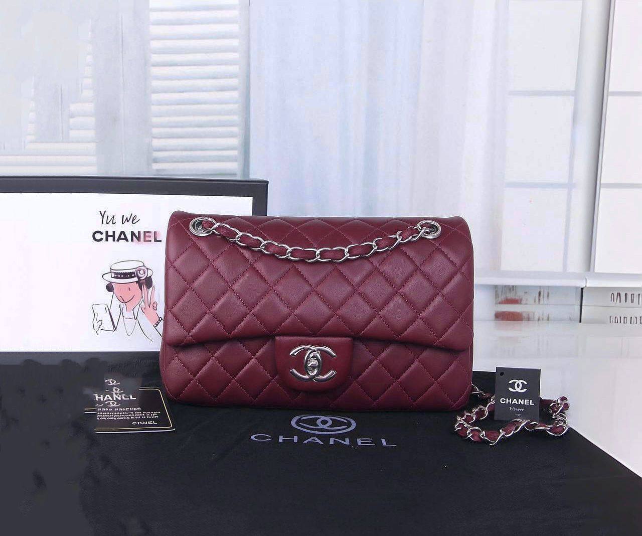CHANEL 

NEW CAME GOOD QUALITY 
WITH BOX 
🎁🎁🎁

120 dhs👑
Size:25cm

Zain39
♥️♥️♥️