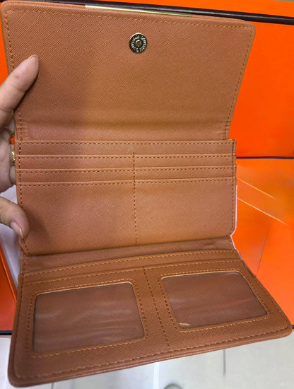 Hermes

Withbox 
40 dhs🇦🇪🇦🇪

Zain93
♥️♥️♥️