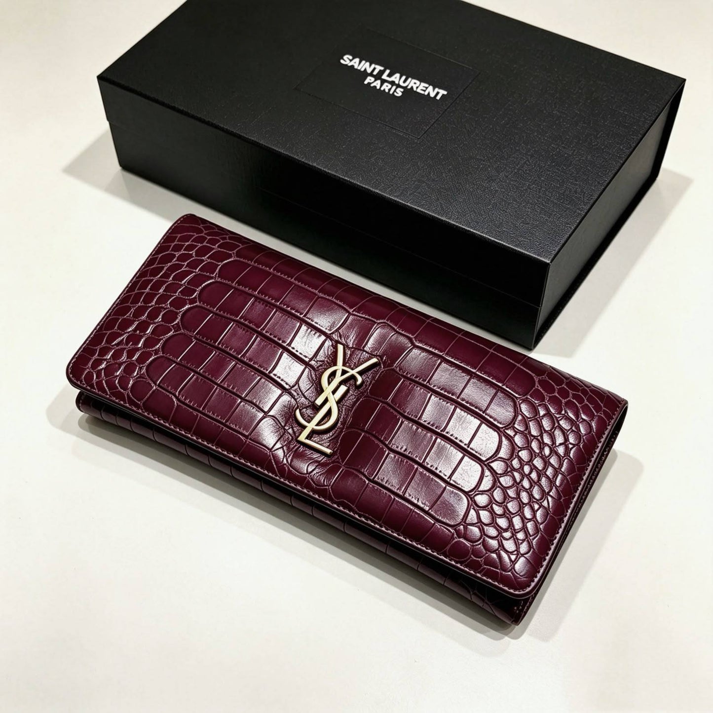 YSL
MASTER QUALITY 
WITH BOX 
230 dhs🇦🇪🇦🇪
(leather )

Zain295
♥️♥️♥️