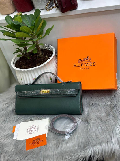 Hermes 
SIZE……….    31CM🌷

85 dhs🇦🇪

with box
🎁🎁🎁

Zain244
♥️♥️♥️