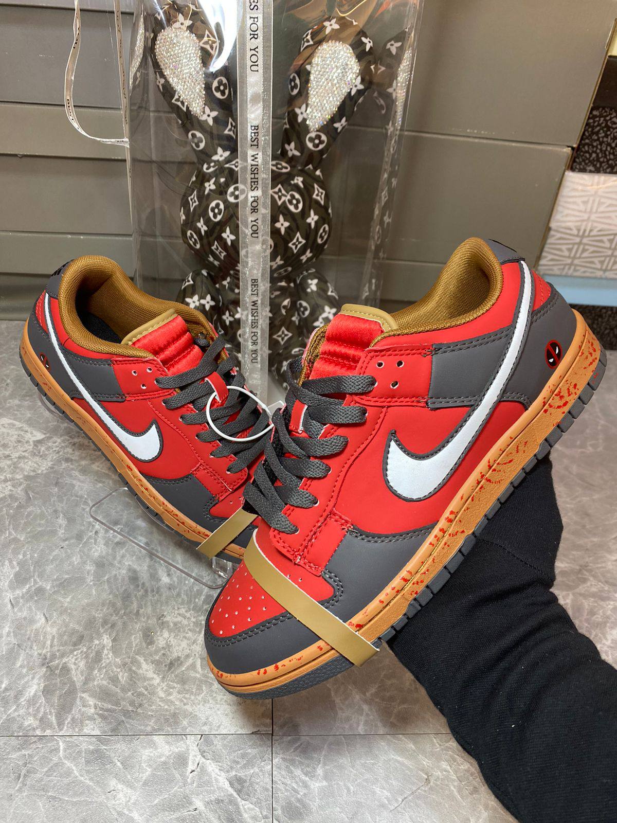 Nike SB dunk Deadpool 
36 to 45 available 
240 dhs❣️

Zain242
♥️♥️♥️