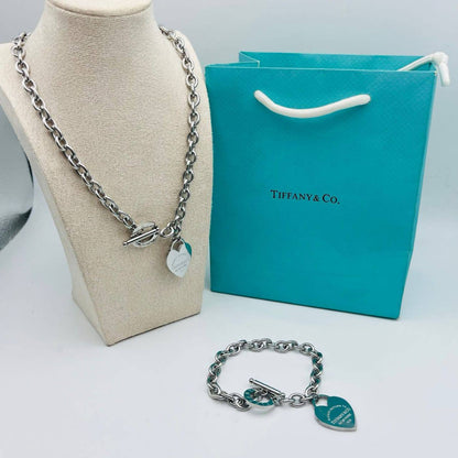 New arrival 
Tiffany non tarnish set of 2 
55 dhs🪙🌨️
65 dhs🪙🌨️
with Tiffany box and paperbag
🎁🎁🎁

Zain243
♥️♥️♥️