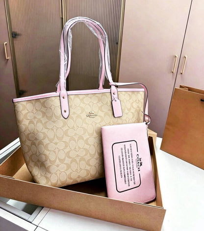 COACH 
GOOD QUALITY 
WITH BOX 
120 dhs🇦🇪🇦🇪

Zain295
♥️♥️♥️