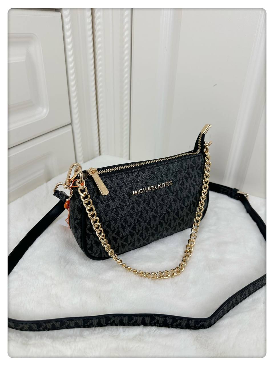 Mk  
with box 
🎁🎁🎁

90 dhs💓

Zain114
♥️♥️♥️