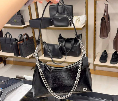 Coach
95 dhs🪙🌨️

SIZE：25cm

Good quality 

with box
🎁🎁🎁

Zain35
♥️♥️♥️