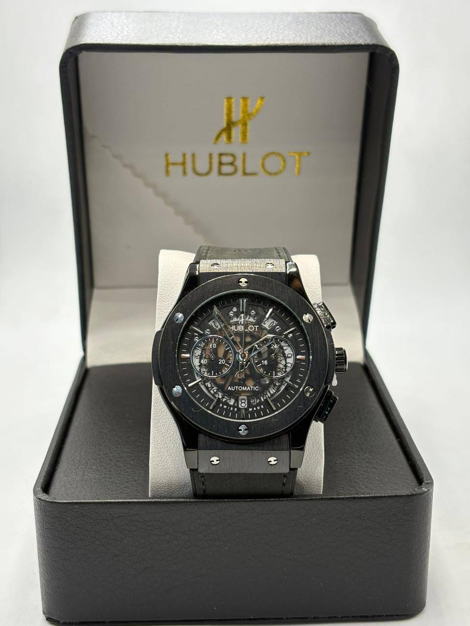 Hublot Men Available 
80 dhs🪙💚

Zain08
♥️♥️♥️