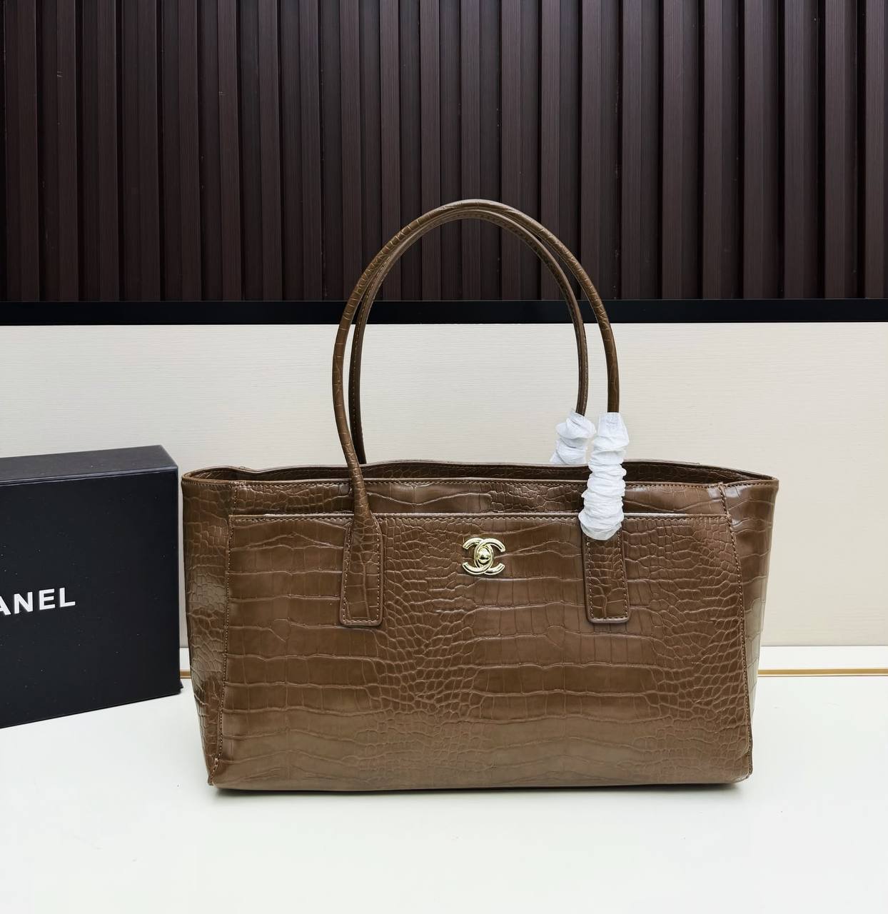 Chanel
High quality 

210 dhs

Zain39
♥️♥️♥️