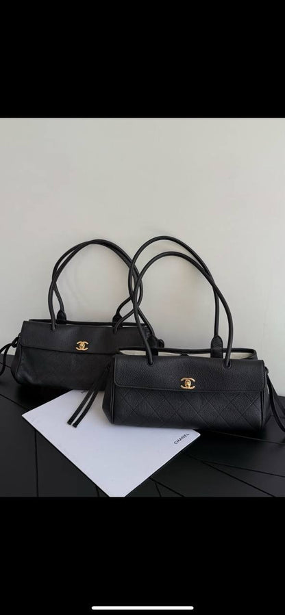Chanel
Copy one 
with box 
280 dhs🇦🇪🇦🇪

Zain137
♥️♥️♥️