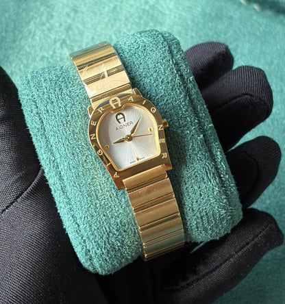 Aigner watch for ladies 
good quality 
280 dhs🗽

Zain59
♥️♥️♥️
