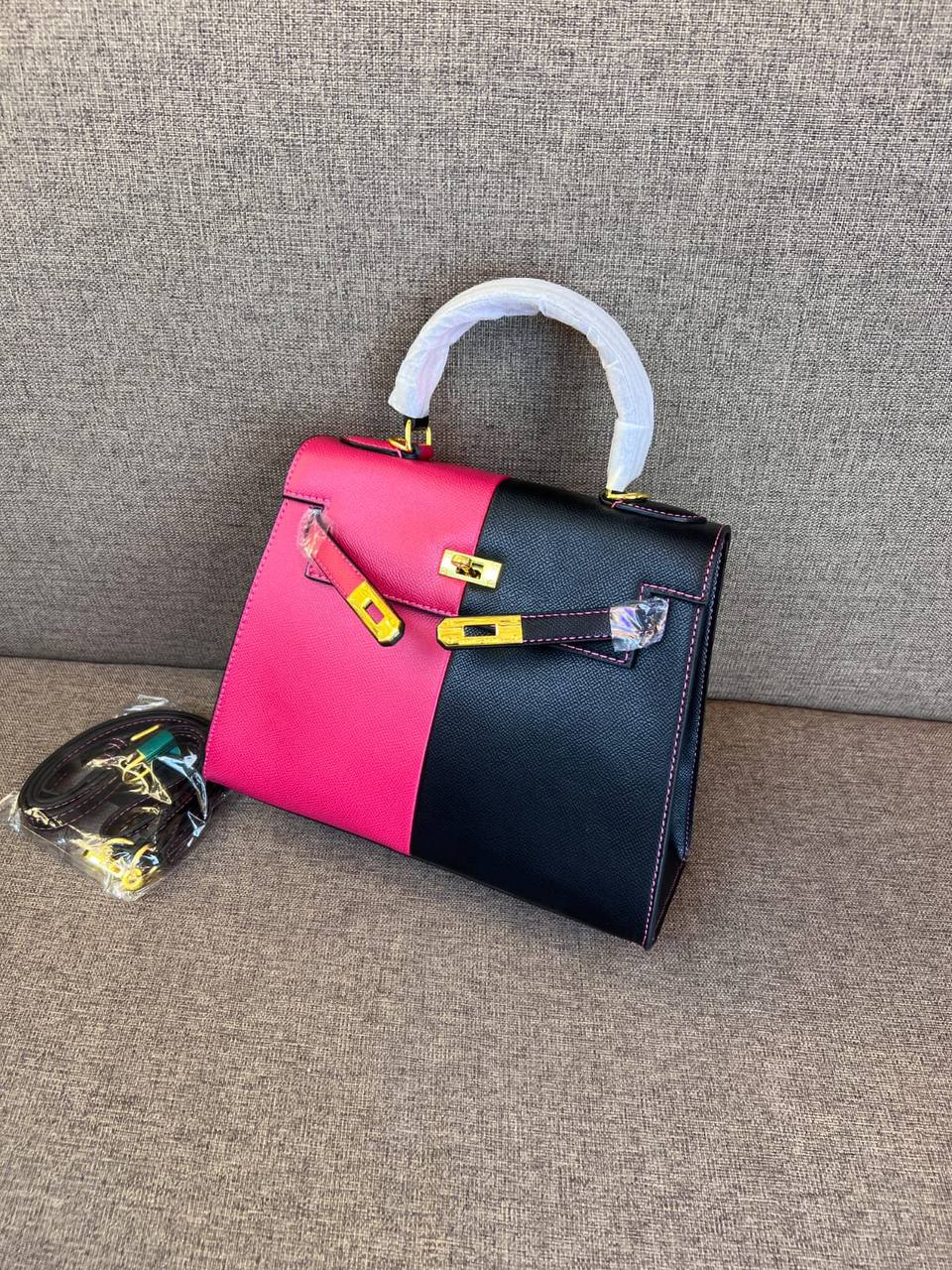 Hermes
100 dhs✅
size 25cm

Zain26
♥️♥️♥️