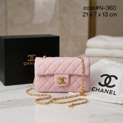 CHANEL Classsic
Flap Cross/shoulder bag
With Ball press adjustable
Chain belt strap
Size : 18 cm
With BOX 

100 dhs🇦🇪🇦🇪

Zain239
♥️♥️♥️