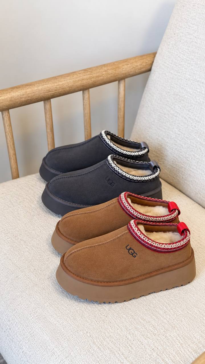 UGG
QUALITY: SUPER MASTER 

SIZE: 35 TO 42
430 dhs🇦🇪🇦🇪

Zain319
♥️♥️♥️