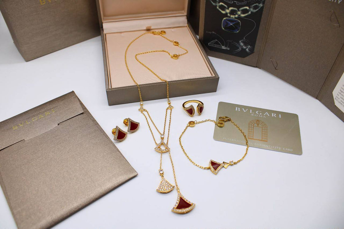 Bvlgari 
Set

230 dhs🇦🇪🇦🇪

Zain122
♥️♥️♥️