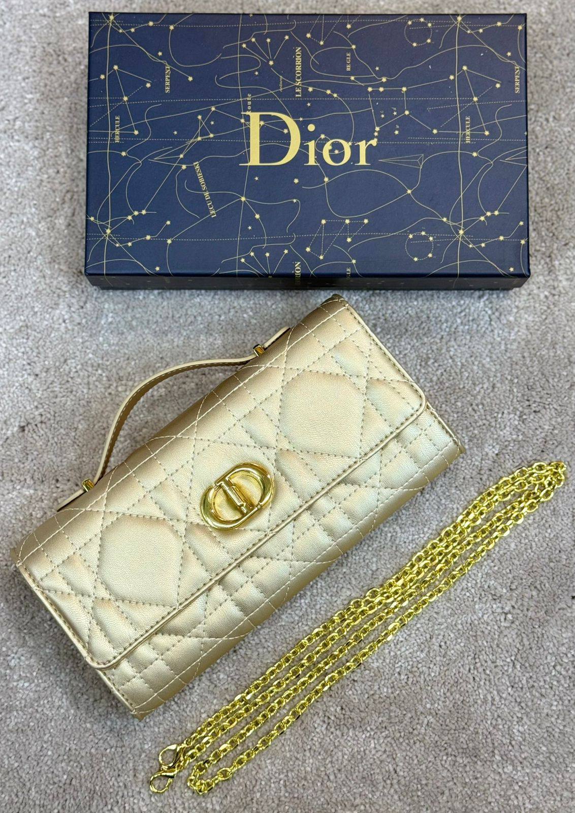 DIOR 
GOOD QUALITY 🔥
90 DHS💓

WITH BOX 📦
🎁🎁🎁

Zain28
♥️♥️♥️