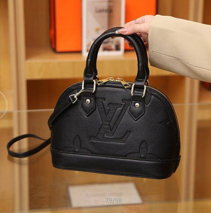 LV
Alma 
Good Quality 
With Box 
🎁🎁🎁

90 dhs✅

Zain250
♥️♥️♥️