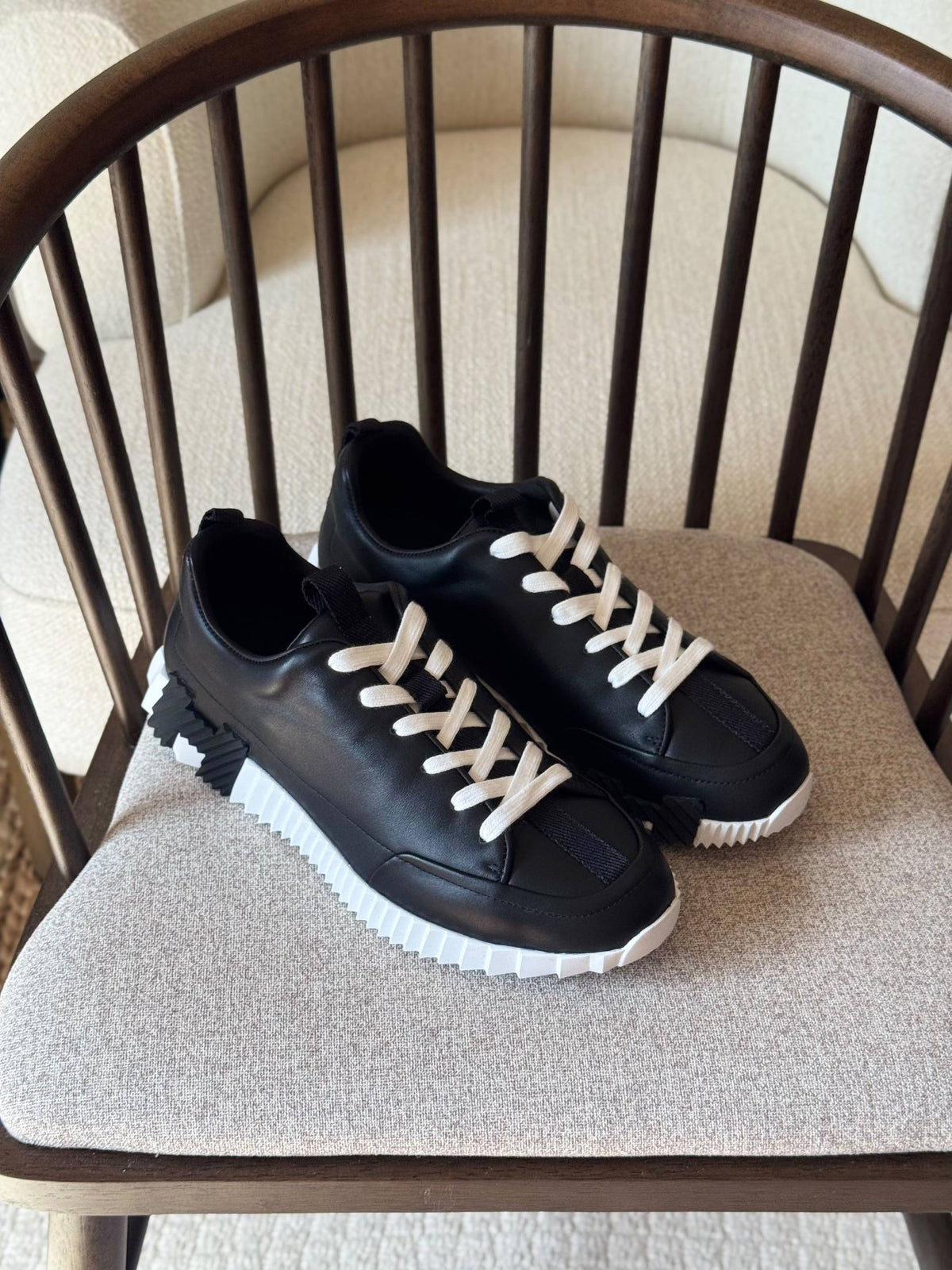 Hermes sneaker

Vip Quality

Size: 40 to 47
500 dhs🇦🇪🇦🇪

Zain185
♥️♥️♥️