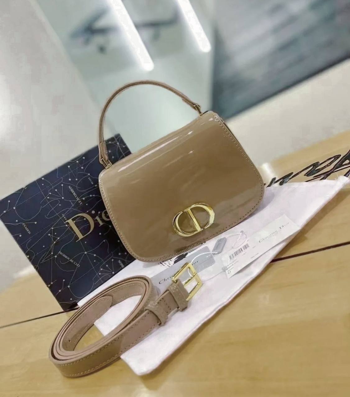 Valentino
80 dhs🪙💕 

with box
🎁🎁🎁

Zain38
♥️♥️♥️
