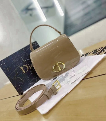 Valentino
80 dhs🪙💕 

with box
🎁🎁🎁

Zain38
♥️♥️♥️