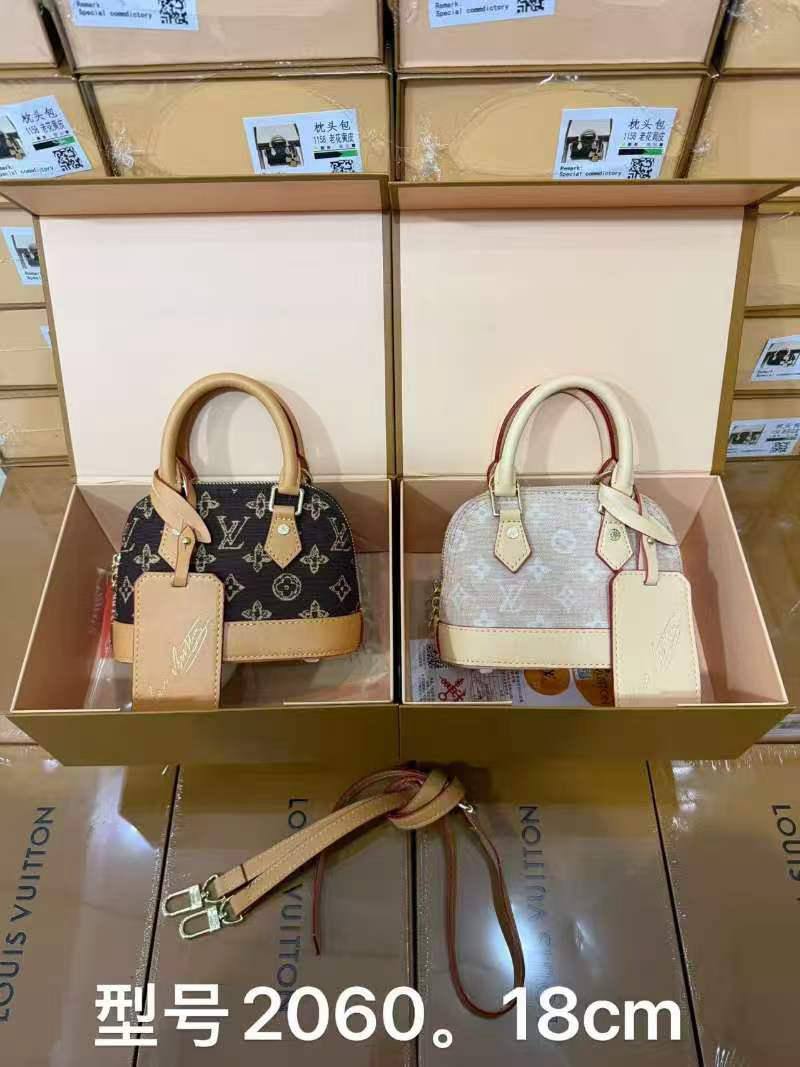 LV - Coach - Gucci - Chanel
85 dhs✅

Zain299
♥️♥️♥️