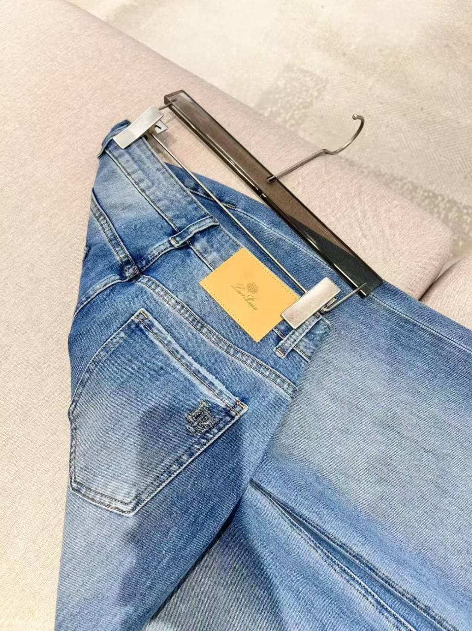 *New collections*                                                
LORO PIANA
*Super Master quality*
*Sizes: S M L XL* 
320 dhs✅

Zain308
♥️♥️♥️