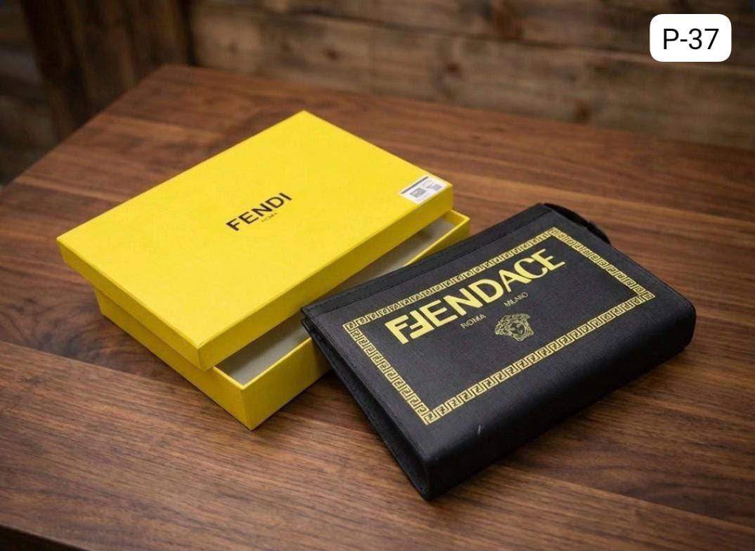 Men bags

Gucci
Vltn
Fendi

85 dhs🇦🇪🇦🇪

Zain182
♥️♥️♥️