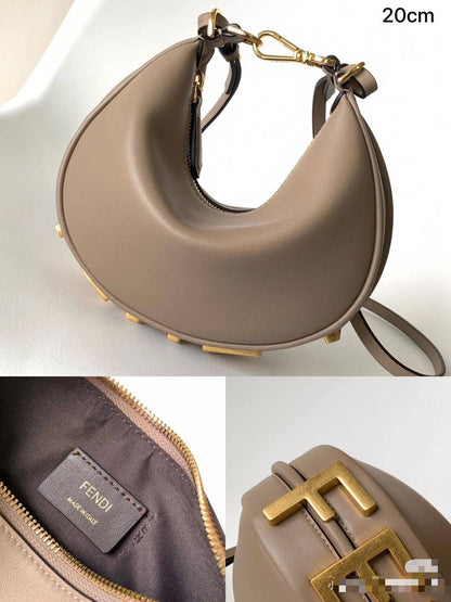 Fendi Graphy
Size : 20 * 13 * 7.5 cm
90 dhs🪙💚
with box 🎁

Zain115
♥️♥️♥️