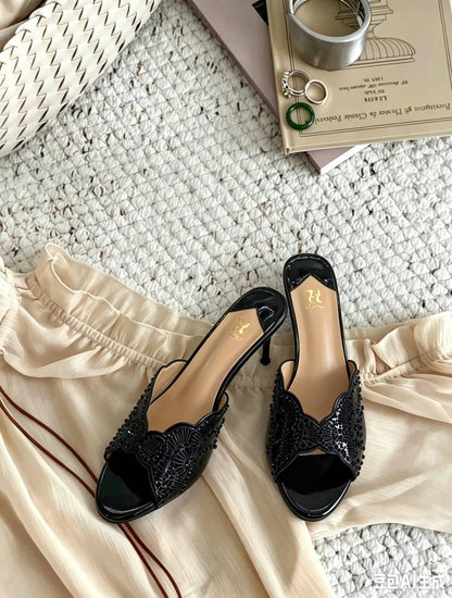 New
80 dhs🇦🇪🇦🇪

size 36 to 41

Zain161
♥️♥️♥️