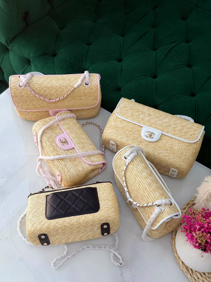 CHANEL✨
Size: 23Cm and 28Cm💥
Available original box 📦 
With full packing 🎀🎀
Super high quality 💥💥


For Price 👇 WhatsApp✅
0568585901 
0507557372
0552275751 Owner Zain 👌

Zain283
♥️♥️♥️