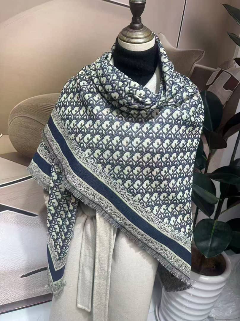 Scarf 
45 dhs🪙🌨️

Zain186
♥️♥️♥️